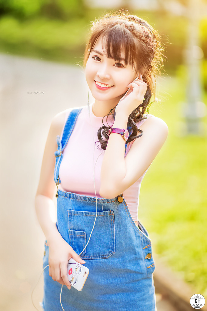男生女生打扑克视频